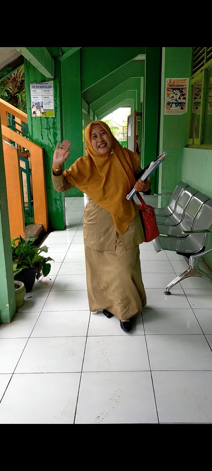 Nuriyah, S.E.